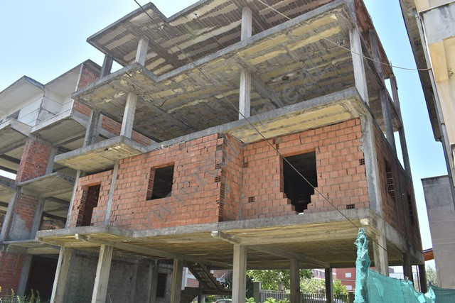 Building for sale in Fushe-Mezez area in Tirana.
The property is in the construction phase at the m